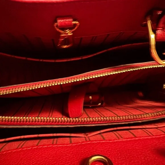Louis Vuitton Red Shoulder Bag - Picture 6 of 8